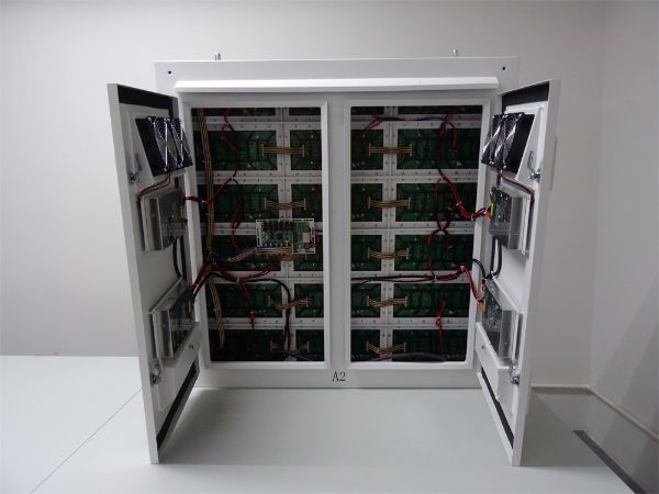 戶外防水箱P8全彩顯示屏