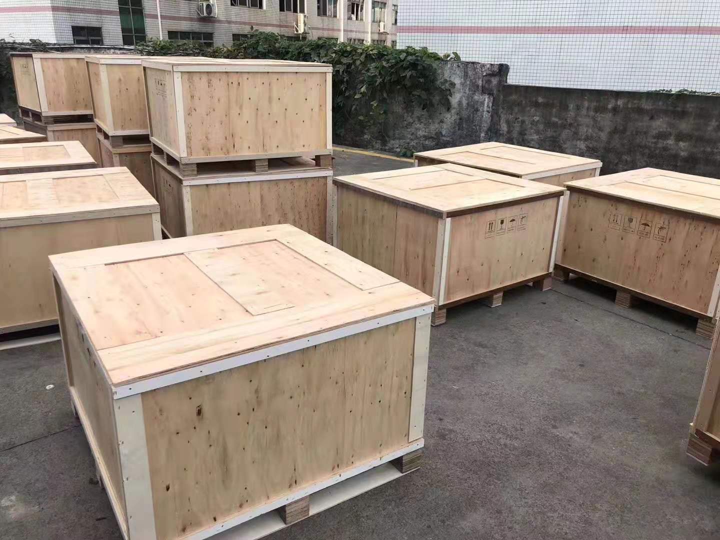 鴻合顯示出口西班牙150平方室內(nèi)P3.91壓鑄鋁整屏出貨啦！