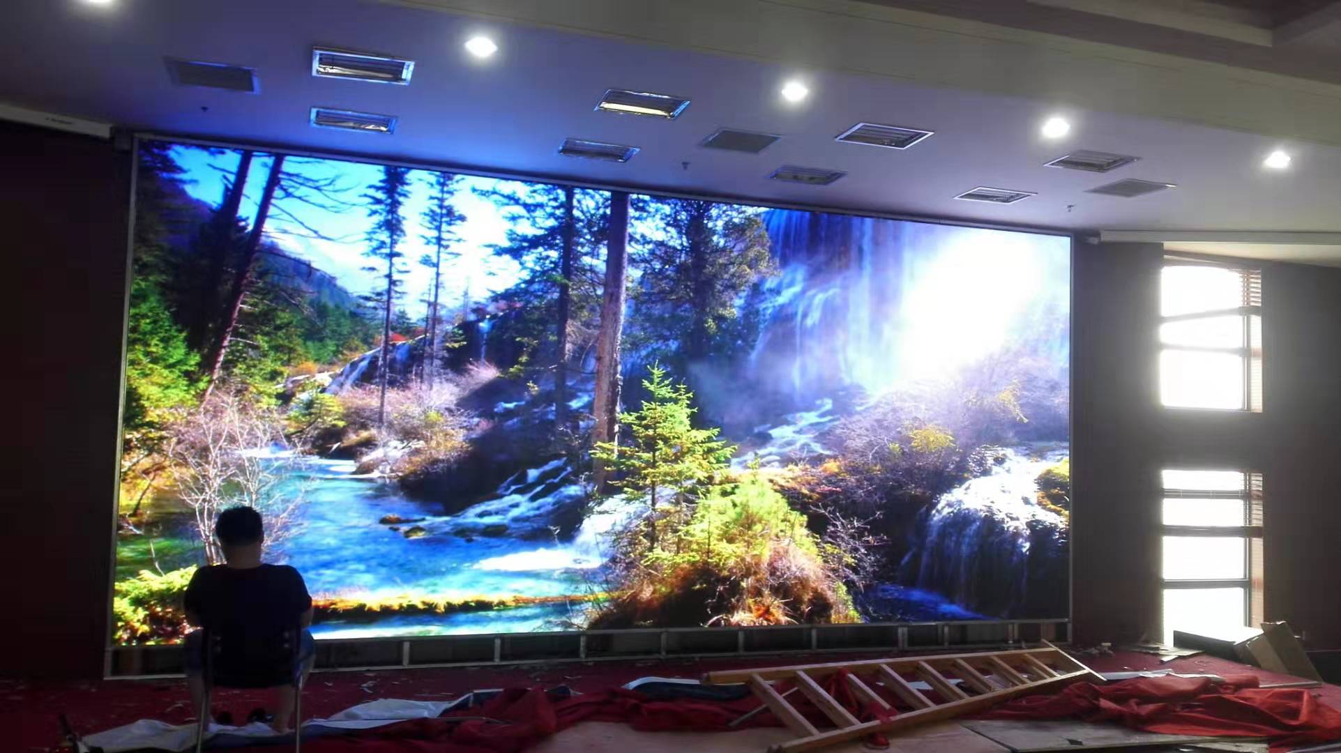 新零售為LED透明顯示屏創(chuàng)造了增量市場