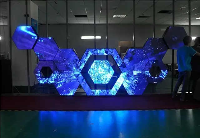 LED顯示屏異形顯示屏的發(fā)展趨勢